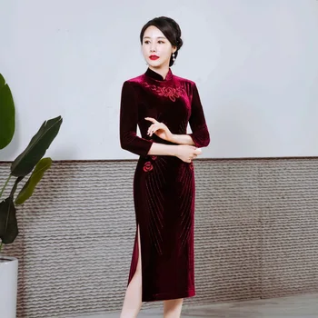  Artı Boyutu Kadife Cheongsam Geleneksel Retro Klasik çin elbisesi Kadın Qipao Seksi Zarif Nakış Bölünmüş Vestidos 3XL 4XL