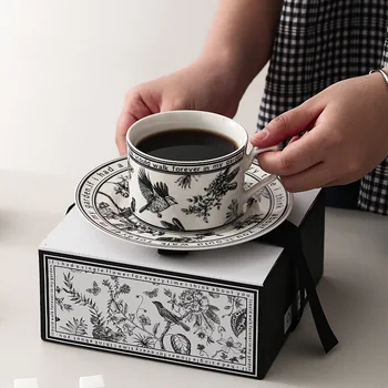  Pinellia Ternata Çiçek Kahve Fincanı ve tabak seti Ins Küçük Kokulu kulplu kupa İskandinav Tarzı Yüksek Duygu Estetik Değeri