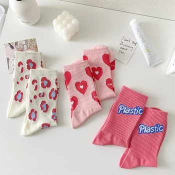  Yeni Kalp Çilek Tatlı Aşk Kız Çorap kadın Orta Tüp Çorap Sevimli Güzel Meyve Pembe Pamuklu Rahat Çorap
