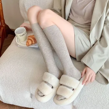  1 Çift kadın Sonbahar Kış Düz Renk Yüksek Çorap Kolej Tarzı Rahat Sıcak Yün Buzağı Çorap JK Akademisi Kadın Kaşmir Çorap
